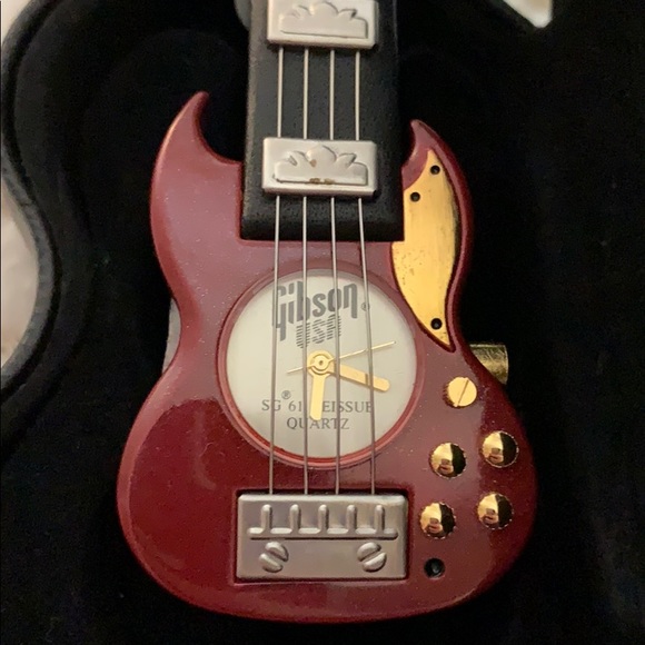 Watch - Picture 2 of 4